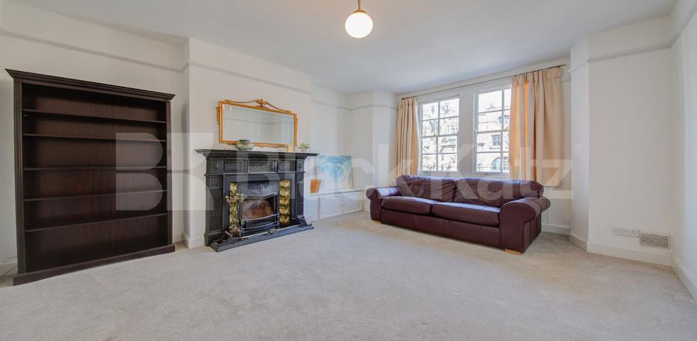 			ZONE 1 LOCATION, 2 Bedroom, 1 bath, 1 reception Apartment			 Haberdasher street, OLD STREET